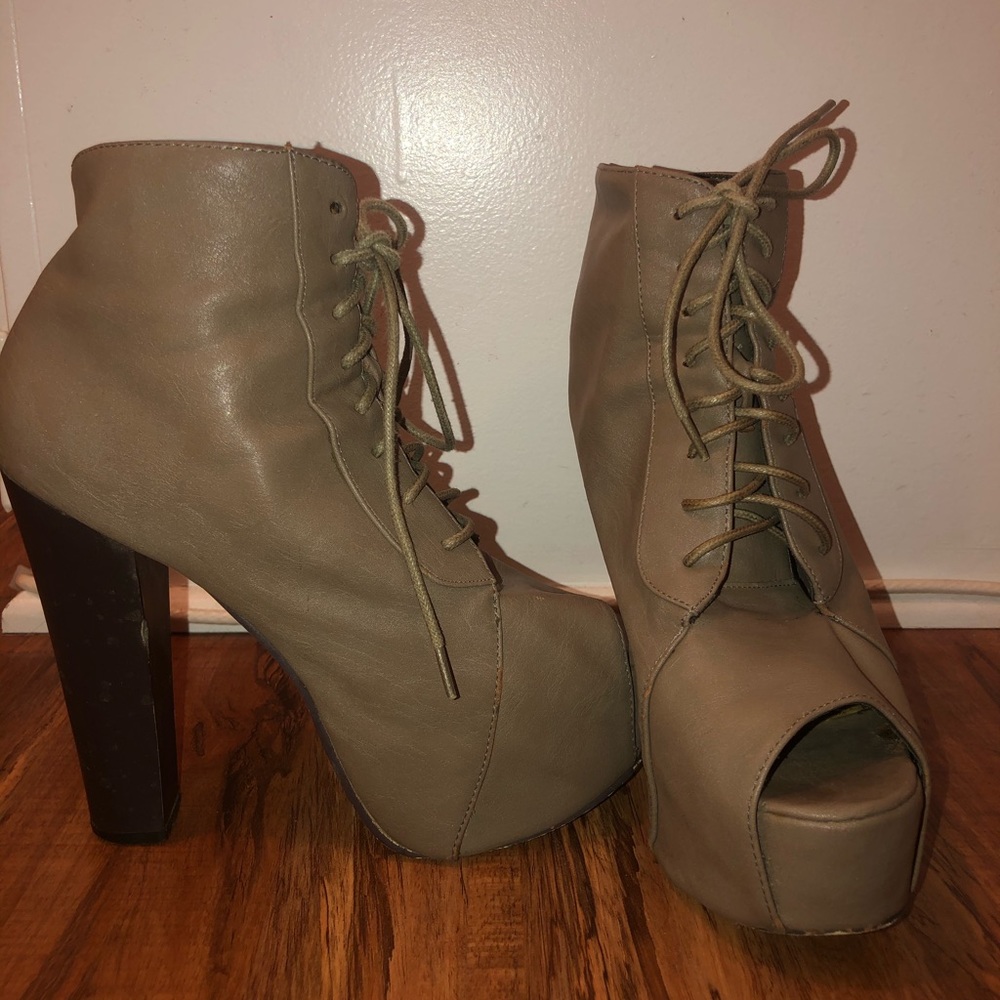 Platform lace ups!